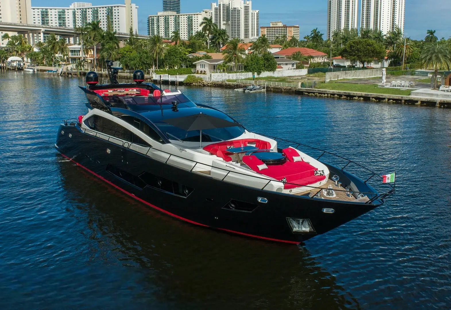 103′ Sunseeker Flybridge