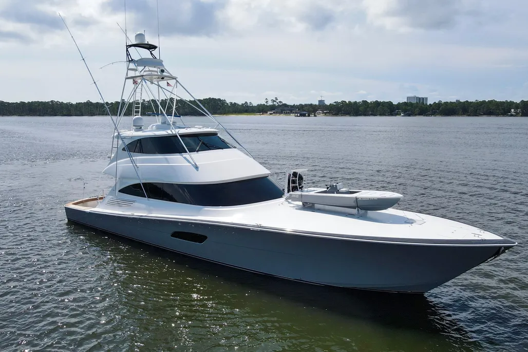 2016 Viking Enclosed Bridge | 92 ft