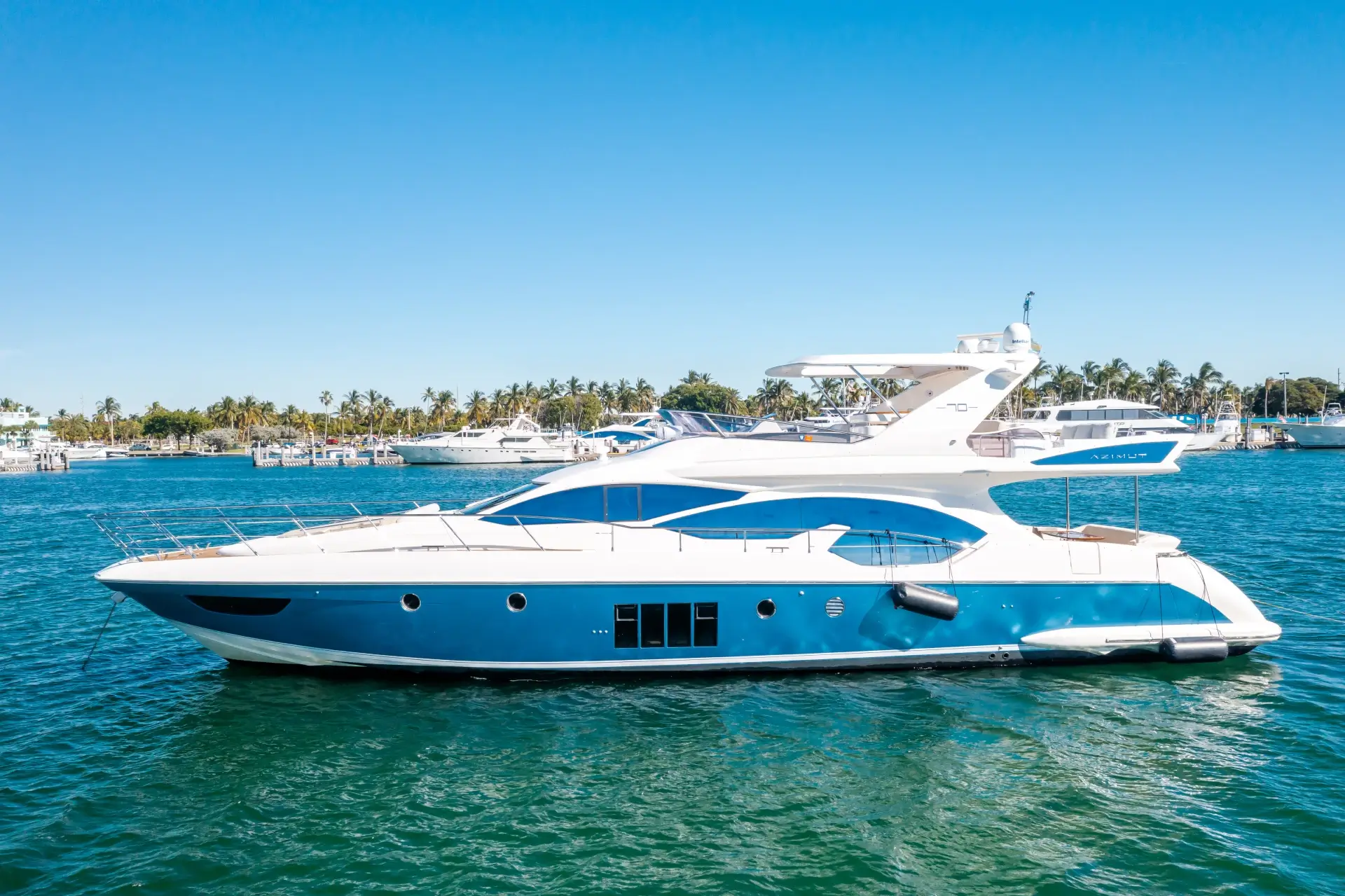 70′ Azimut Flybridge